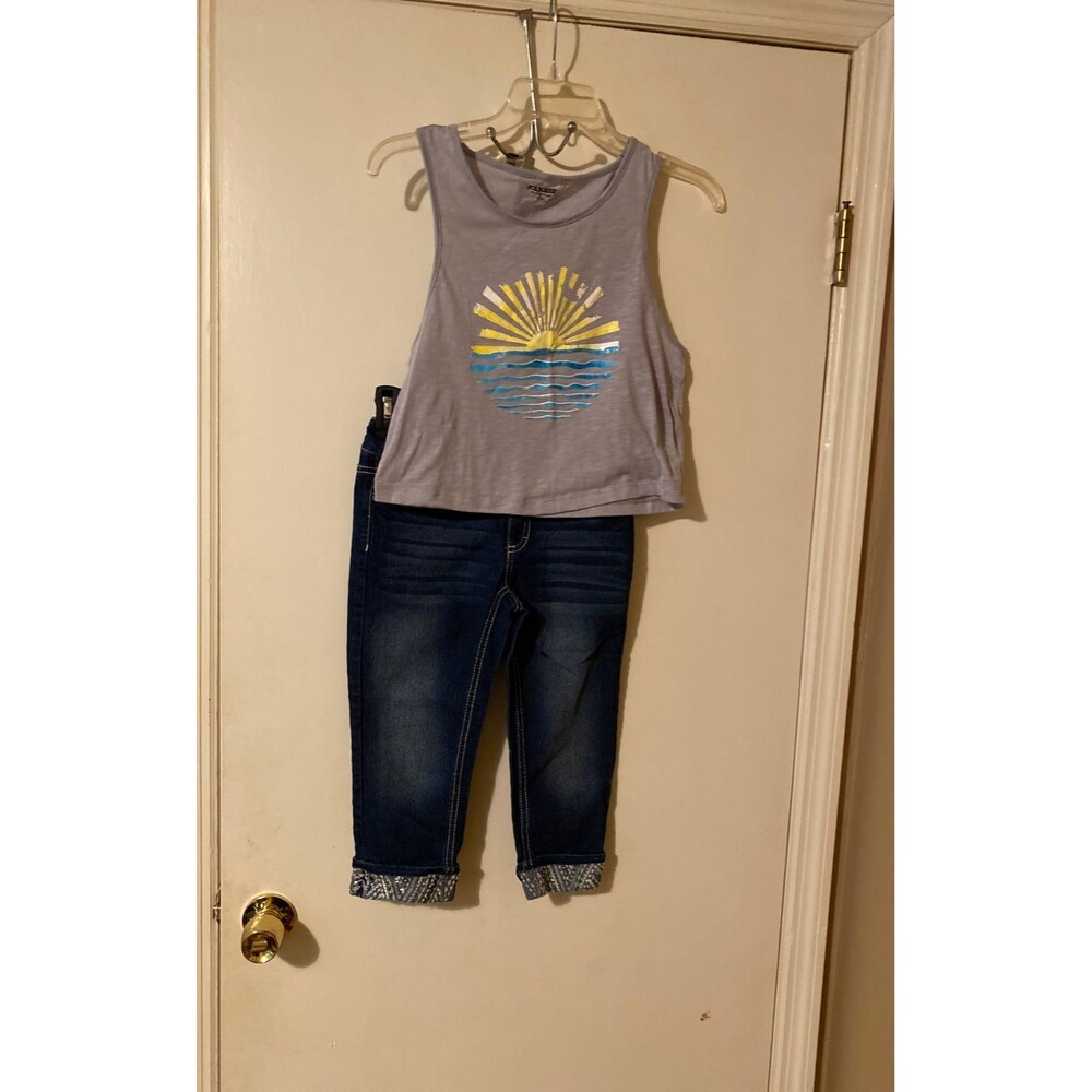 girls Capri and shirt